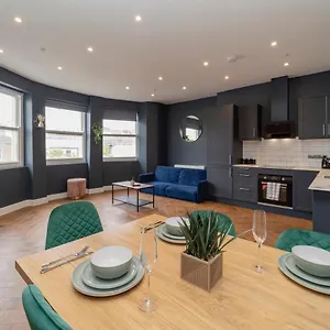  Apartment Flash Sale Centre Seafront 2 Bedroom Flat Bn12sil05